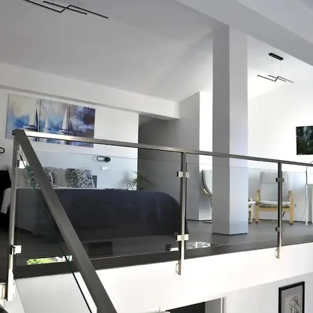 Penthouse Seaside B - Faraway Apartment *